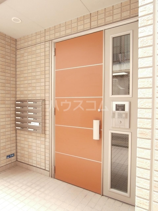 16/20 エントランス