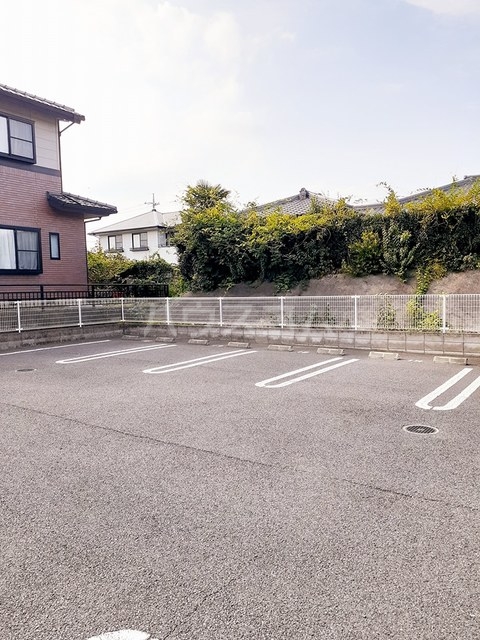 2/6 駐車場