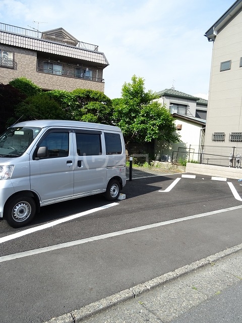 2/3 駐車場