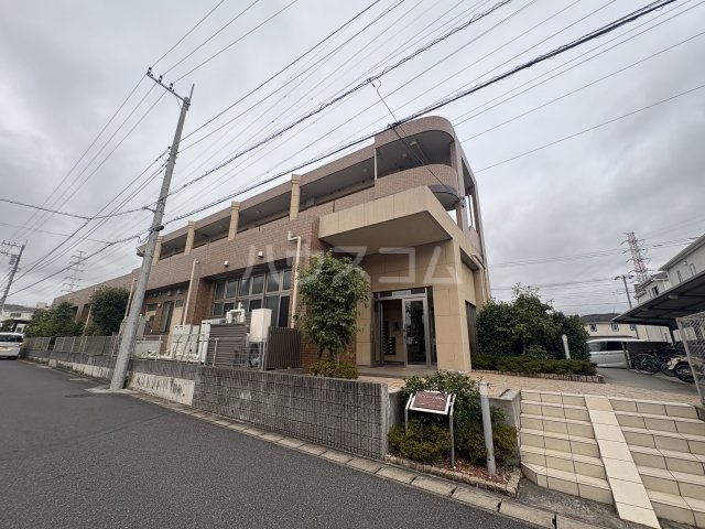 24/30 エントランス