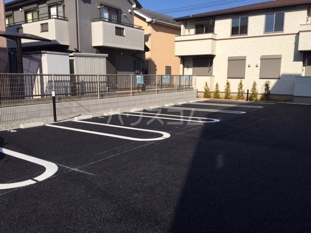 28/30 駐車場
