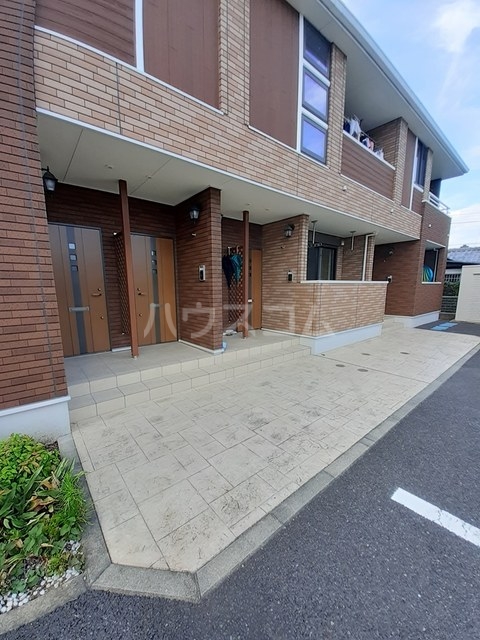 21/30 エントランス