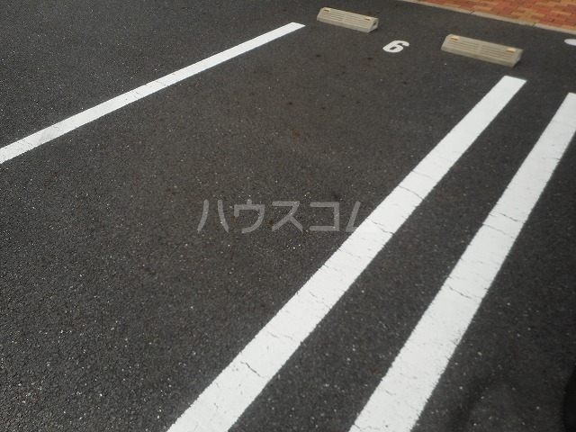 23/30 駐車場