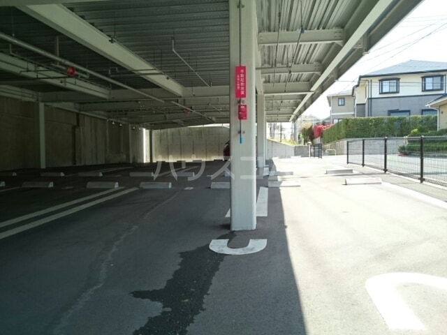 25/30 駐車場