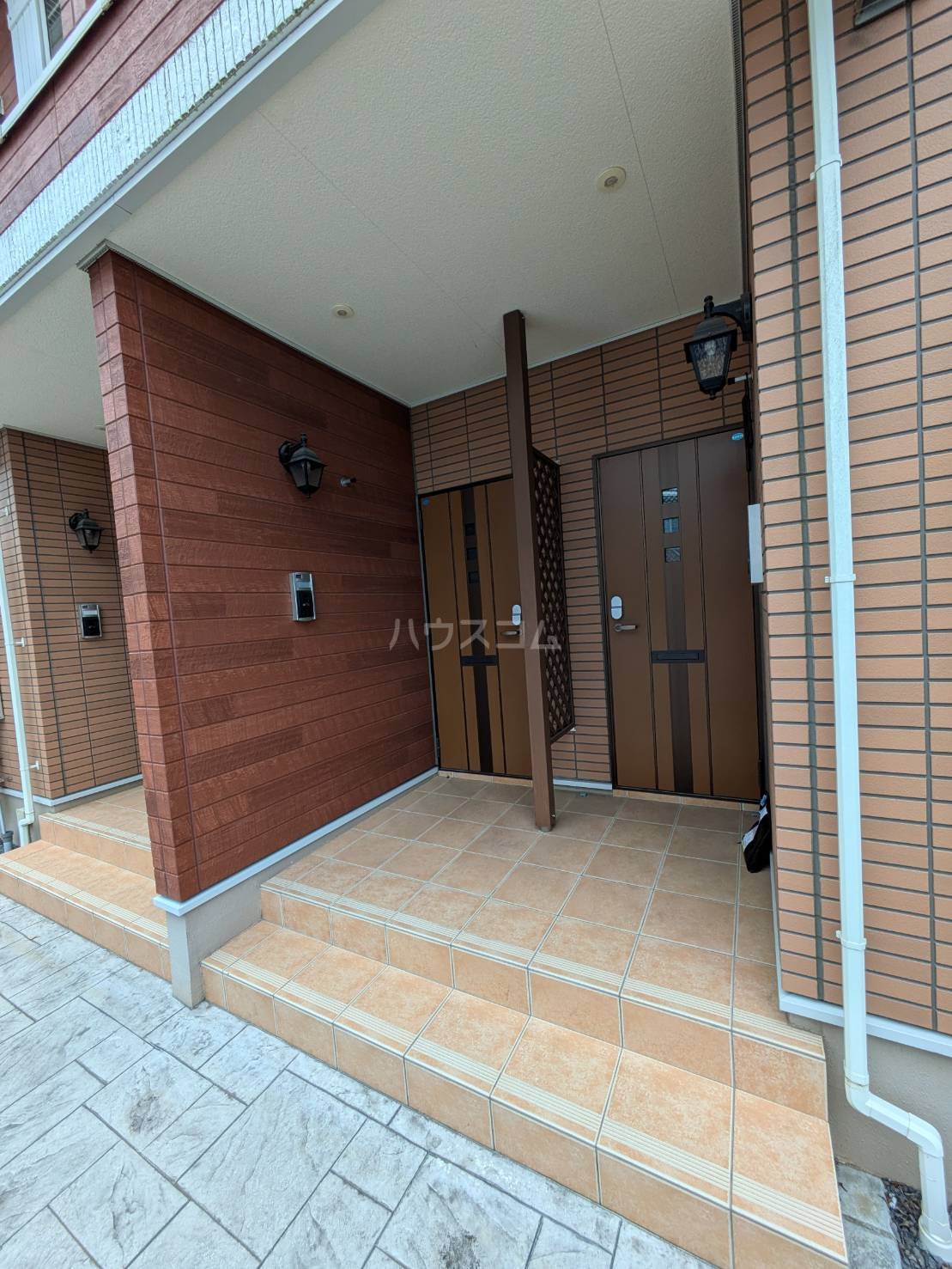 26/30 エントランス