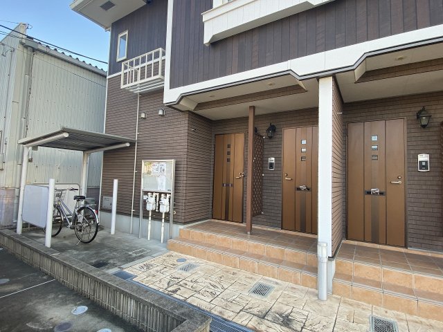 20/30 エントランス