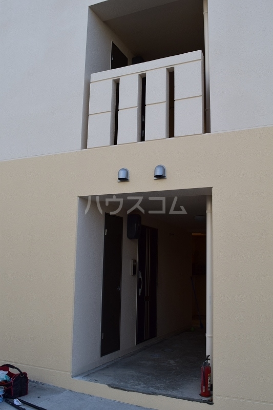 14/19 エントランス