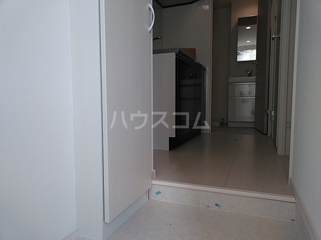 28/30 エントランス