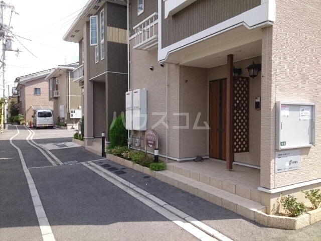13/20 エントランス