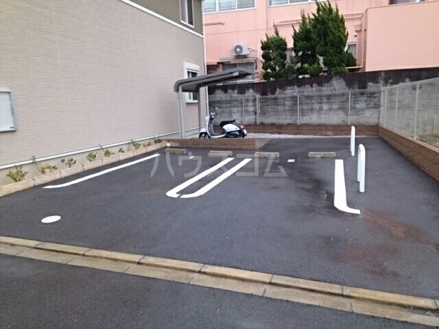 14/20 駐車場