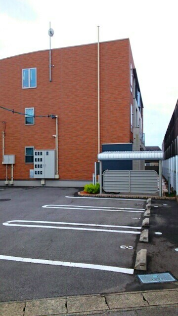 23/30 駐車場