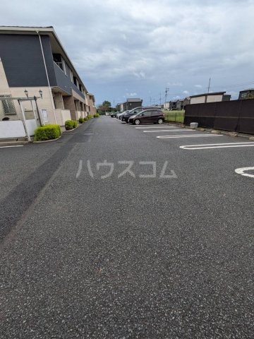 27/30 駐車場