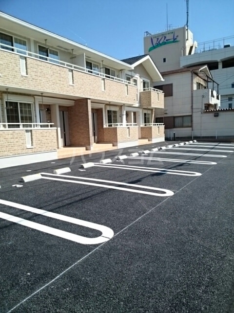 16/27 駐車場