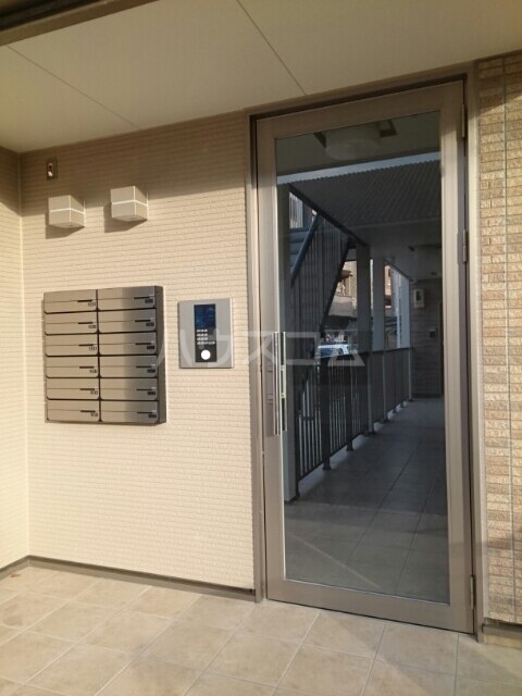 14/23 エントランス