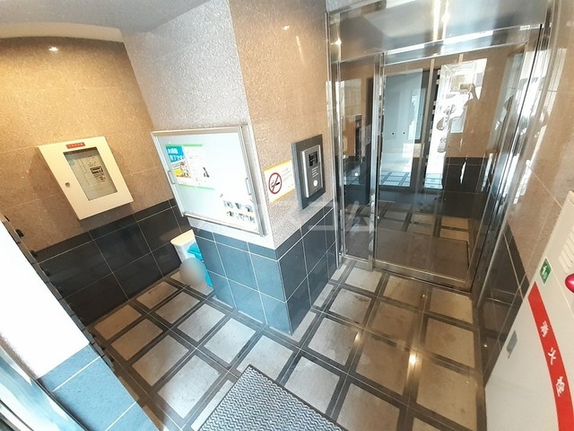 15/21 エントランス