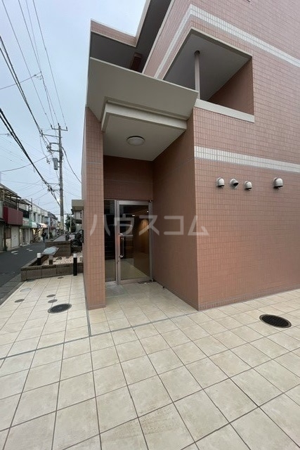 26/30 エントランス