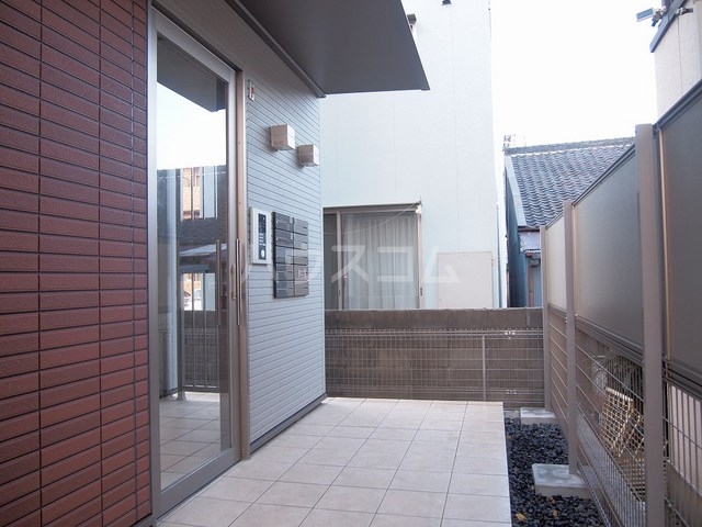 14/20 エントランス