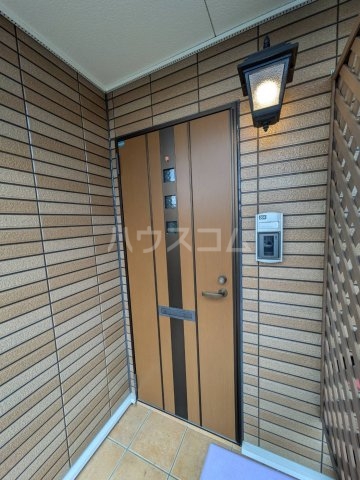 25/30 エントランス