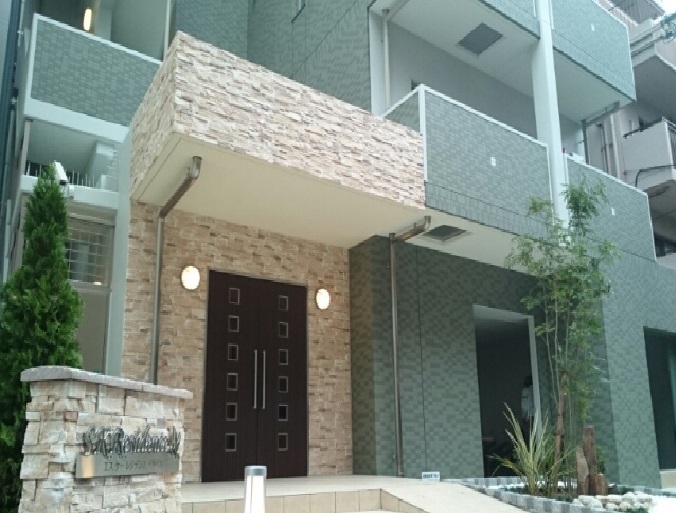 17/25 エントランス