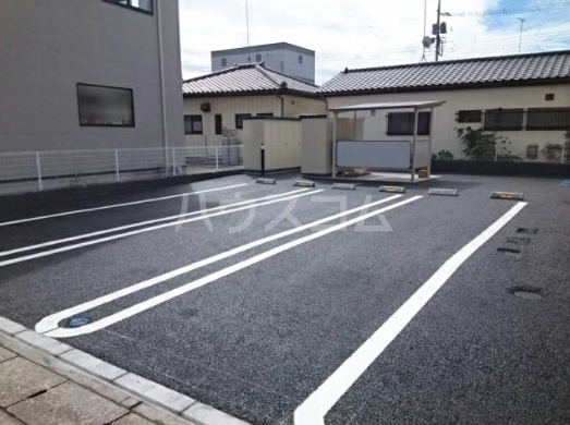 16/30 駐車場