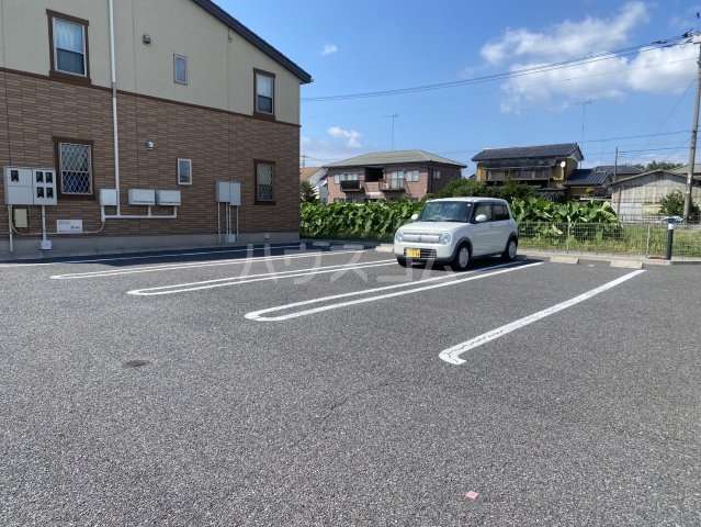 27/30 駐車場