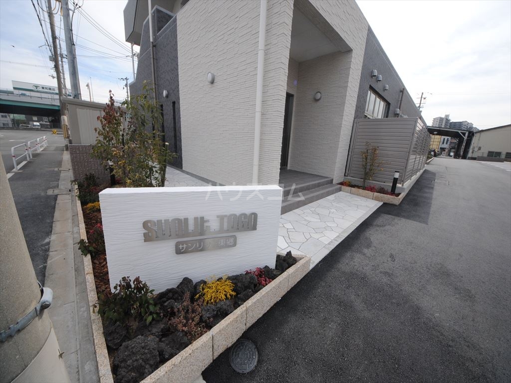 23/29 エントランス