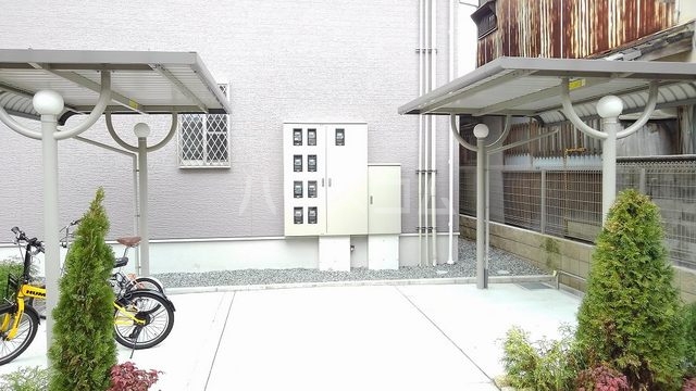 19/25 エントランス