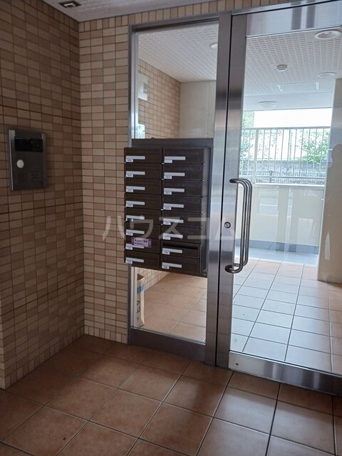 15/27 エントランス