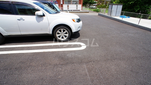 16/21 駐車場