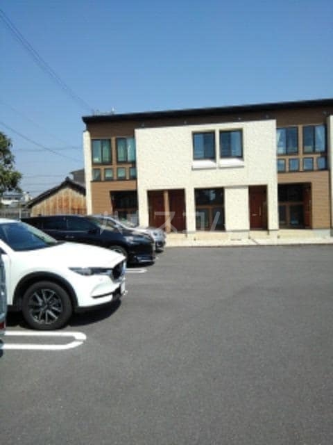 15/23 駐車場