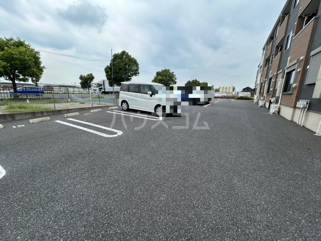 28/30 駐車場