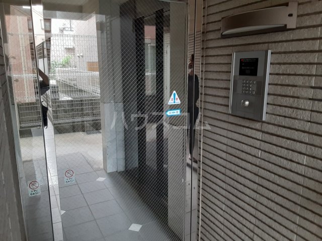 22/26 エントランス