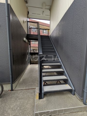 22/30 エントランス