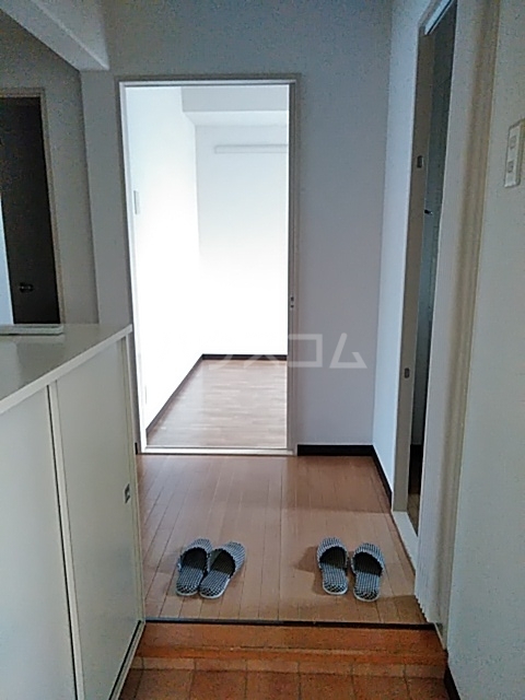 13/30 玄関