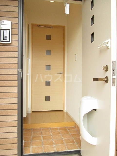 16/22 エントランス