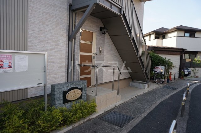 17/26 エントランス