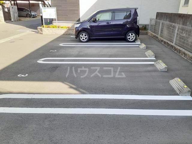 14/21 駐車場
