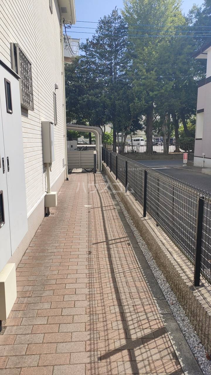 25/30 エントランス