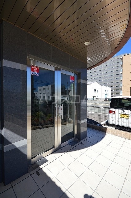 13/20 エントランス