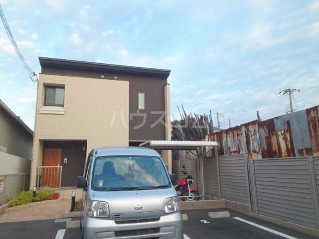 13/19 駐車場