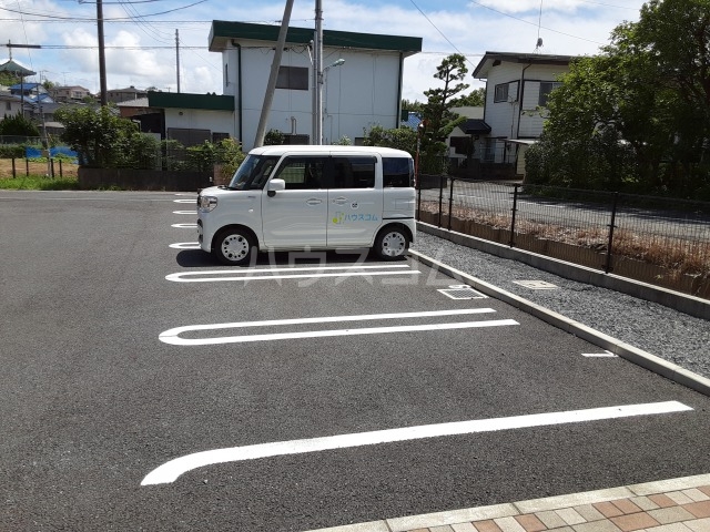 2/3 駐車場