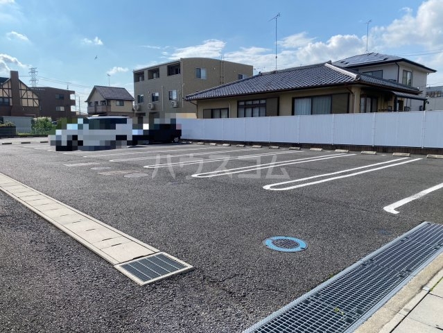 26/30 駐車場