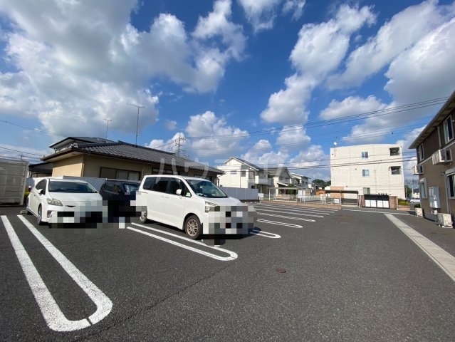 27/30 駐車場