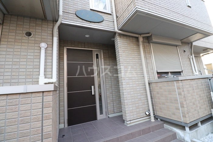 16/17 エントランス