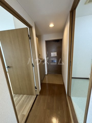 16/30 玄関