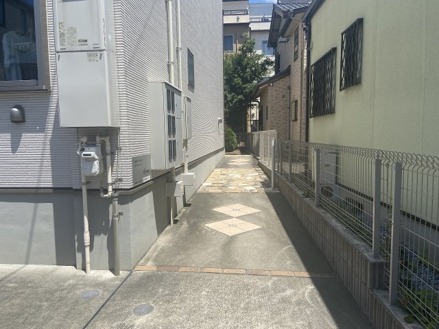 22/28 エントランス