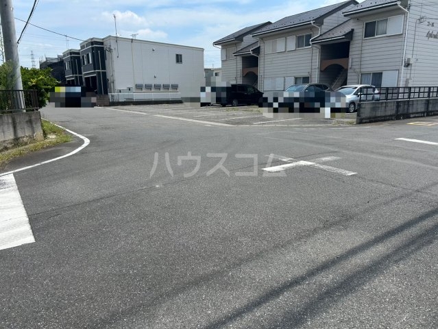 27/30 駐車場