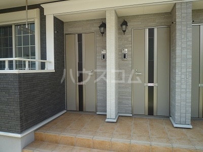 14/20 エントランス