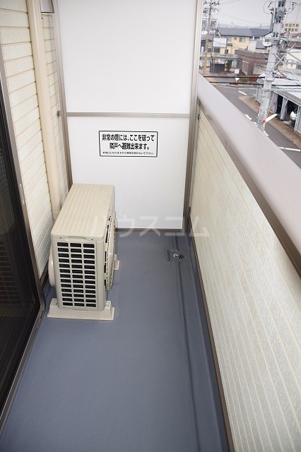 13/22 バルコニー