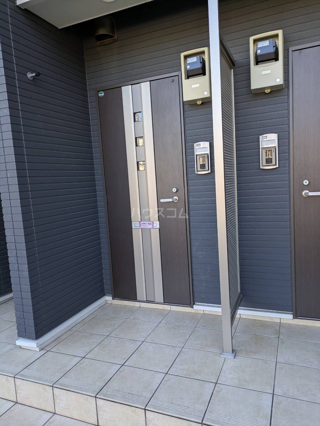 21/30 エントランス